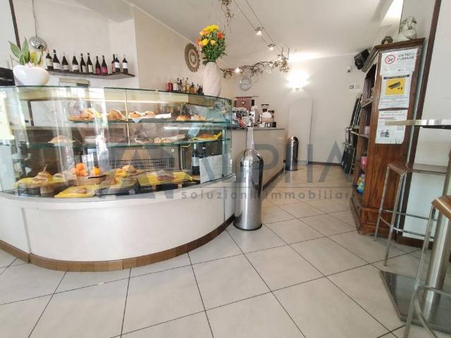 Locale Commerciale in vendita a Ravenna, Reggio Emilia