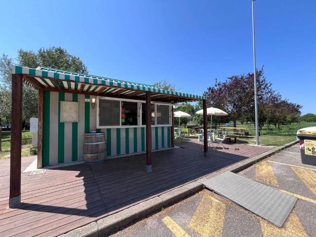 Locale Commerciale in vendita a Punta Marina Terme, Ravenna