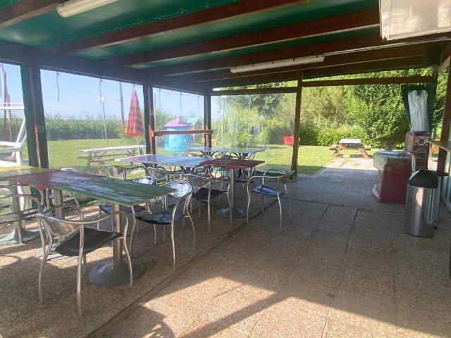 Locale Commerciale in vendita a Ravenna, Reggio Emilia