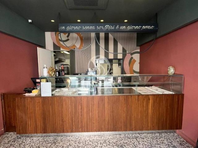 Locale Commerciale in vendita a Calabria, Reggio Calabria