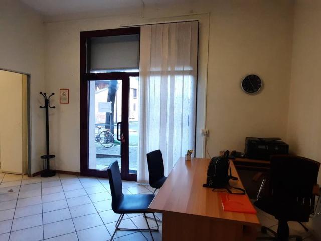 Locale Commerciale in vendita a San Zenone esterna, Re