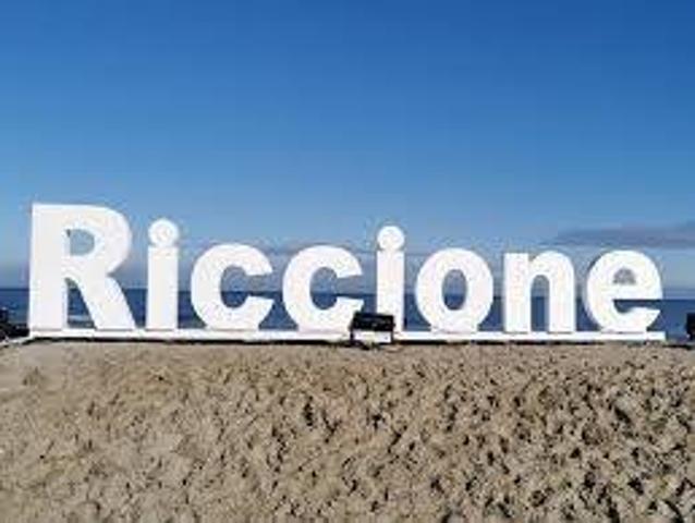 Locale Commerciale in vendita a Riccione, Reggio Emilia