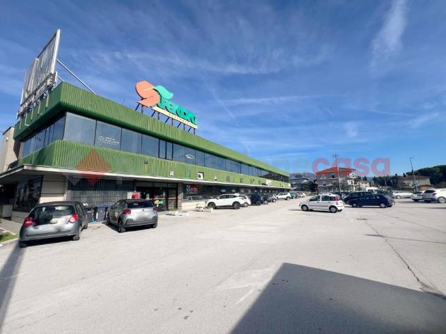 Locale Commerciale in vendita a Micioccoli, Rieti