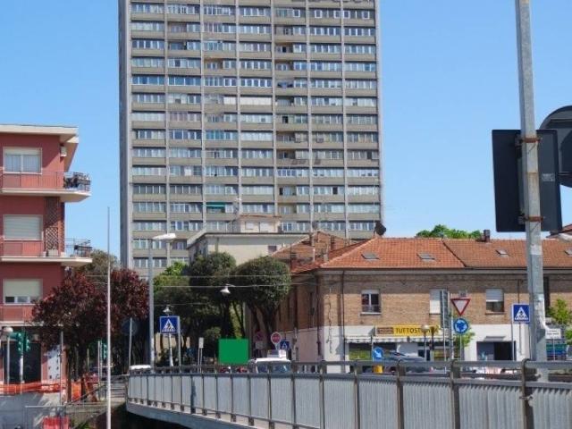Locale Commerciale in vendita a Rimini, Reggio Emilia