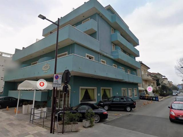 Locale Commerciale in vendita a Rimini, Reggio Emilia