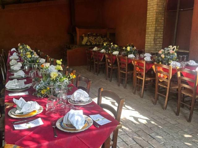 Locale Commerciale in vendita a Ponterotto, Marche