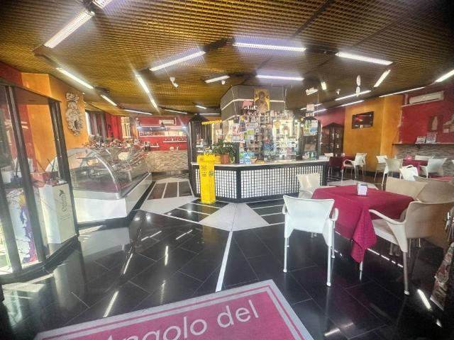 Locale Commerciale in vendita a Riposto, Sicilia