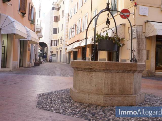 Locale Commerciale in vendita a Comunità Alto Garda e Ledro, Riva