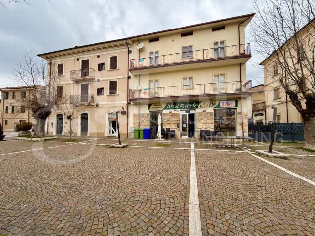 Locale Commerciale in vendita a Rocca Di Mezzo, Abruzzo