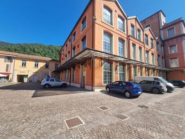 Locale Commerciale in vendita a Comunità montana della Valle Sabbia, Roè Volciano