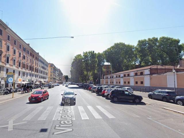 Locale Commerciale in vendita a Municipio Roma I, Roma Capitale