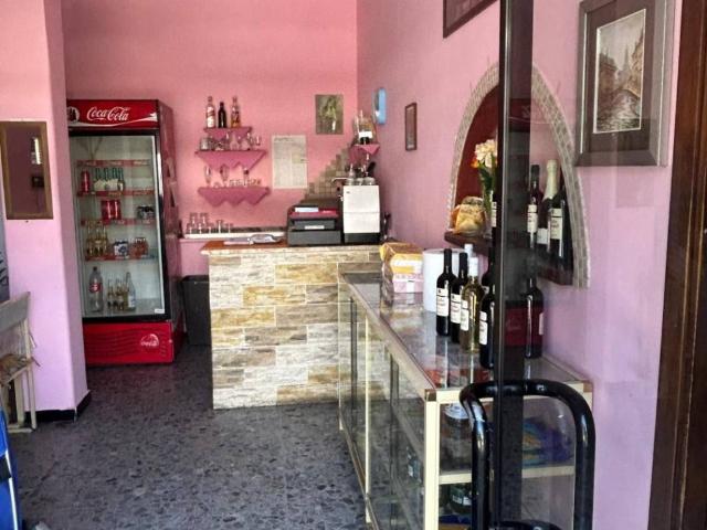 Locale Commerciale in vendita a Aurelio, Roma