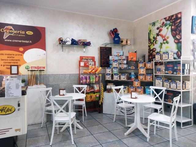 Locale Commerciale in vendita a Dragoncello, Roma