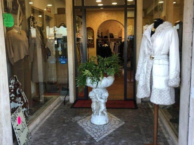 Locale Commerciale in vendita a Roma Capitale, Lazio