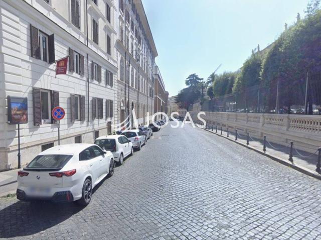Locale Commerciale in vendita a Municipio Roma I, Roma Capitale