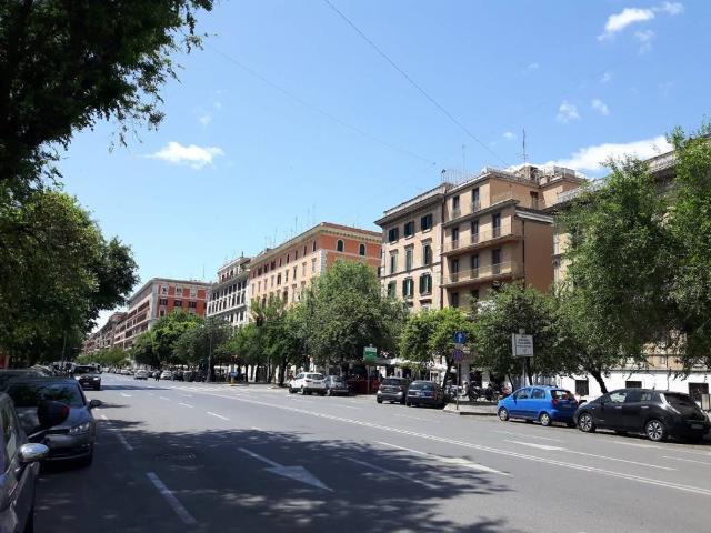 Locale Commerciale in vendita a Municipio Roma I, Roma Capitale