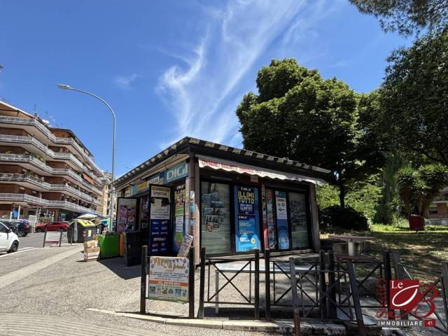 Locale Commerciale in vendita a Collatino, Roma Capitale
