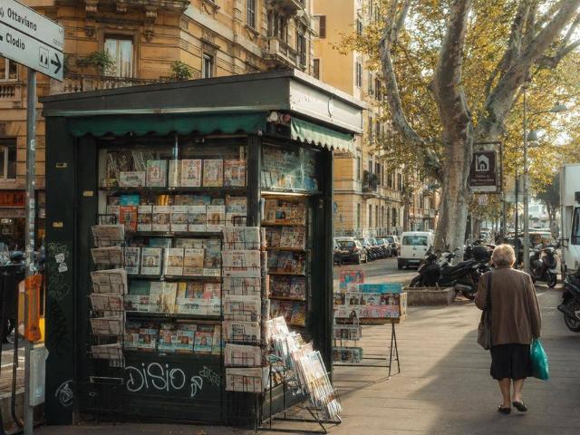Locale Commerciale in vendita a Municipio Roma I, Roma Capitale