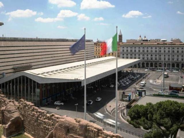 Locale Commerciale in vendita a Municipio Roma I, Roma Capitale