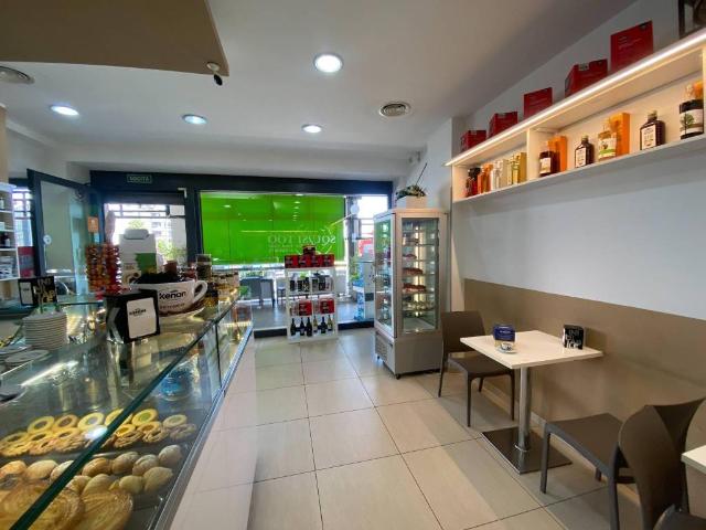 Locale Commerciale in vendita a Montagnola, Roma
