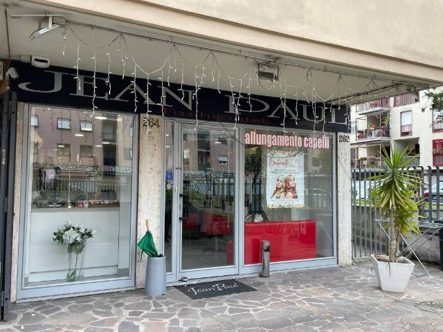 Locale Commerciale in vendita a Villaggio Breda, Roma Capitale