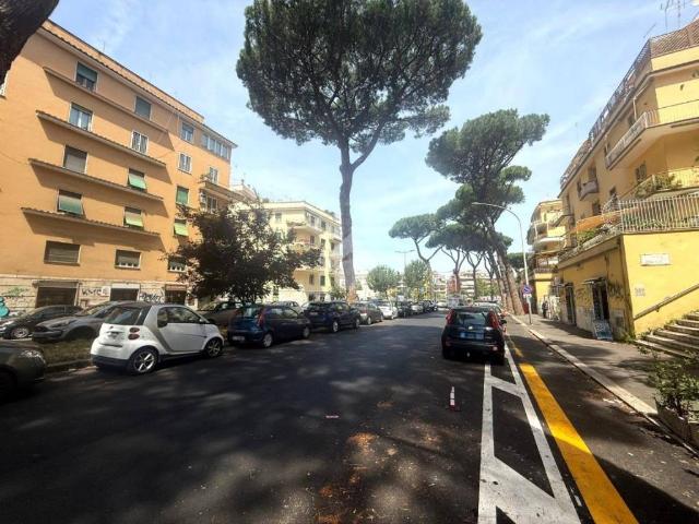 Locale Commerciale in vendita a Municipio Roma III, Roma Capitale