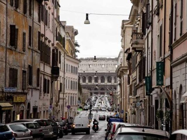 Locale Commerciale in vendita a Municipio Roma I, Roma Capitale