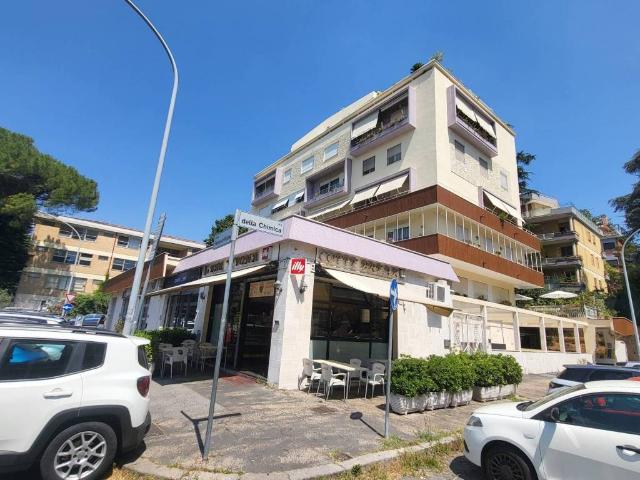 Locale Commerciale in vendita a E.U.R., Montecompatri