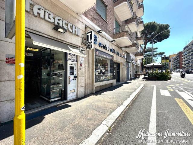 Locale Commerciale in vendita a Tuscolano, Montecompatri