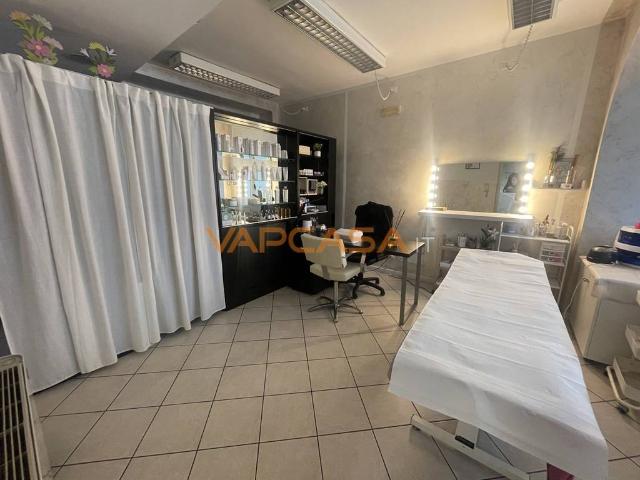 Locale Commerciale in vendita a Romano Di Lombardia, Lombardia
