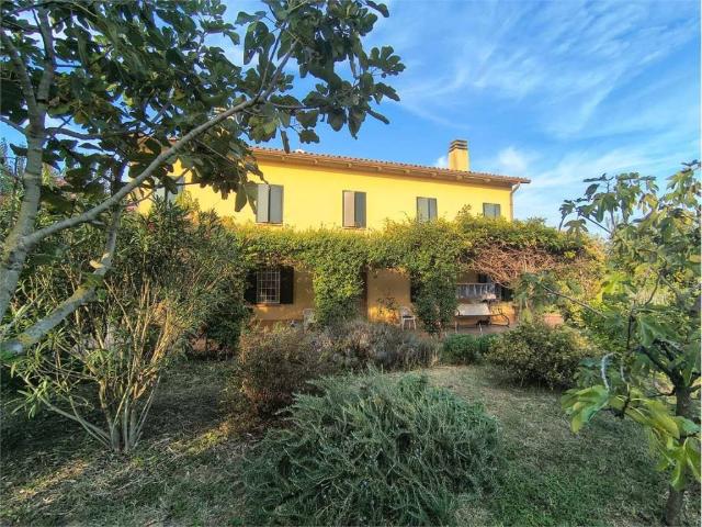 Villa Indipendente in vendita a Roncoferraro, Mantova
