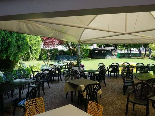 Locale Commerciale in vendita a Comunità della Vallagarina, Borgo Sacco