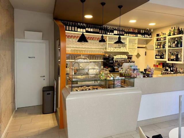 Locale Commerciale in vendita a Comunità della Vallagarina, Borgo Sacco