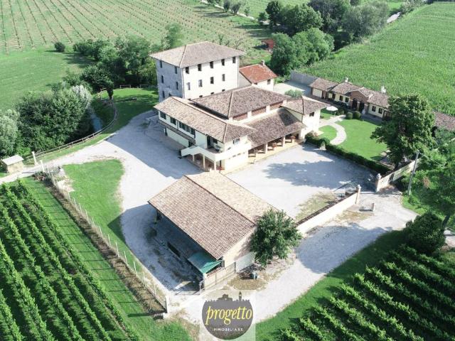 Locale Commerciale in vendita a Ruda, Friuli-Venezia Giulia
