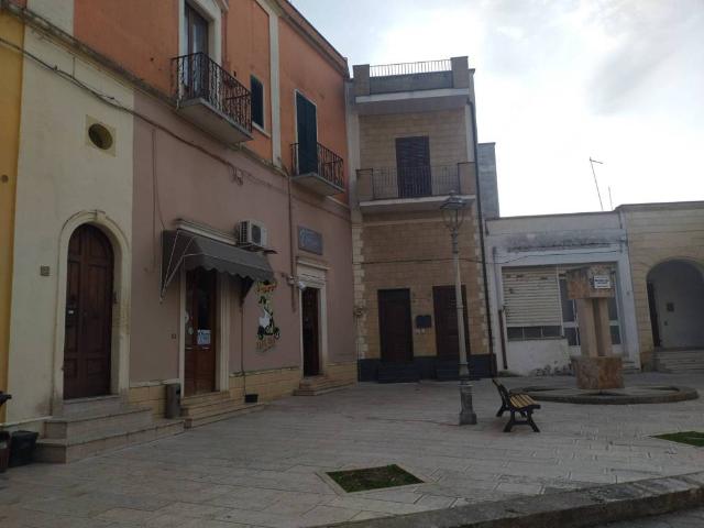 Locale Commerciale in vendita a Puglia, Lecce