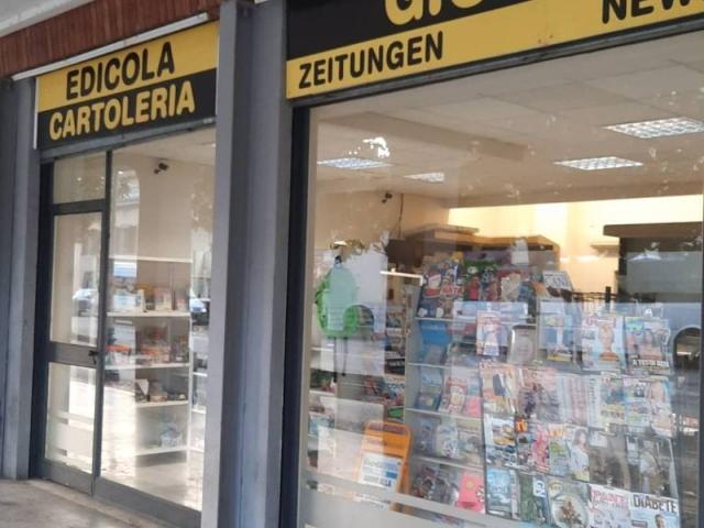 Locale Commerciale in vendita a Comunità Montana Parco Alto Garda bresciano, Salò