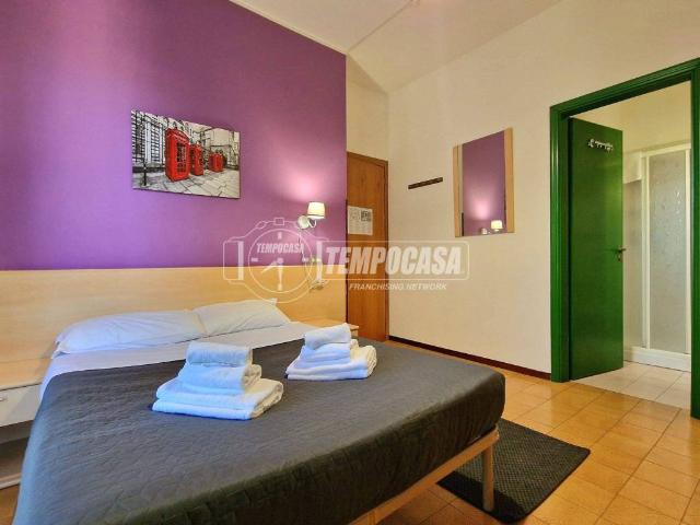 Locale Commerciale in vendita a Salsomaggiore Terme, Reggio Emilia