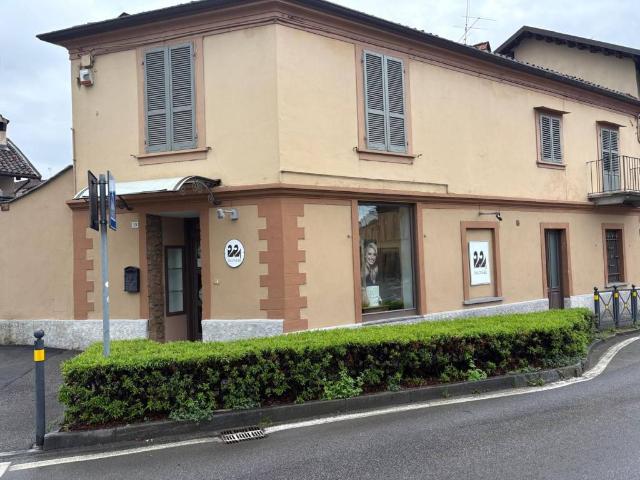 Locale Commerciale in vendita a Piemonte, Cuneo
