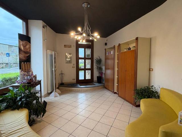 Locale Commerciale in vendita a Piemonte, Cuneo
