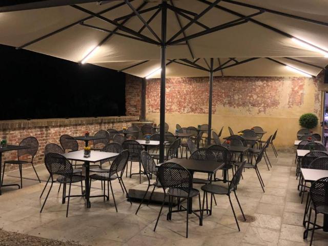 Locale Commerciale in vendita a Piemonte, Cuneo