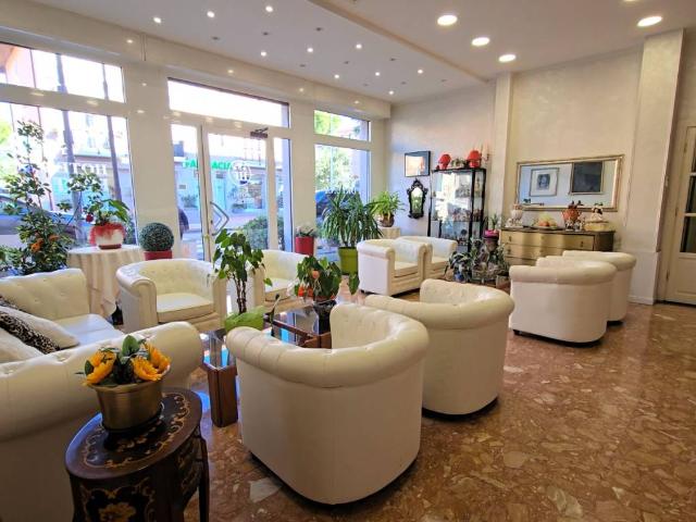Locale Commerciale in vendita a San Bartolomeo Al Mare, Liguria