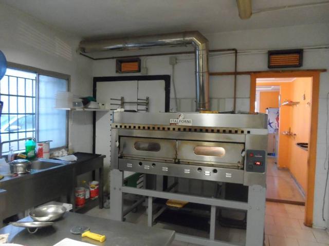 Locale Commerciale in vendita a Mare, Marche