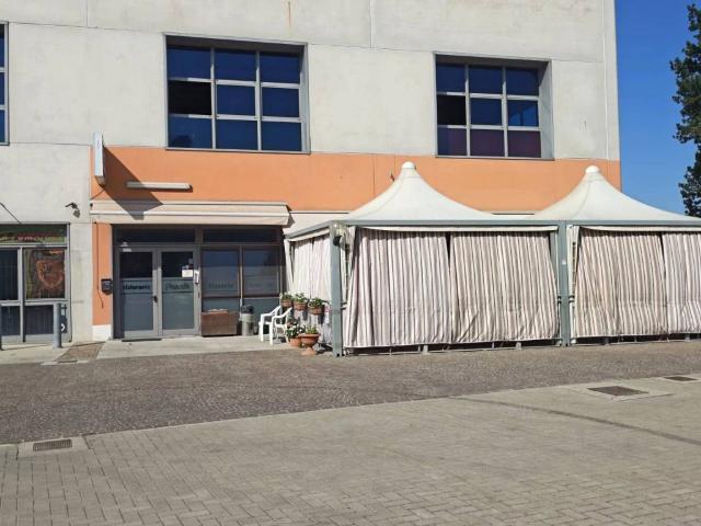 Locale Commerciale in vendita a Piemonte, Asti