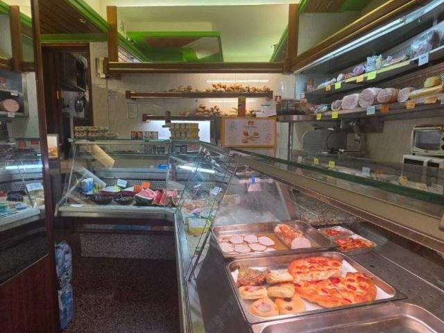 Locale Commerciale in vendita a Certosa di San Donato, San Donato Milanese
