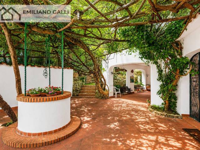 Locale Commerciale in vendita a Pantano Marino, San Felice Circeo