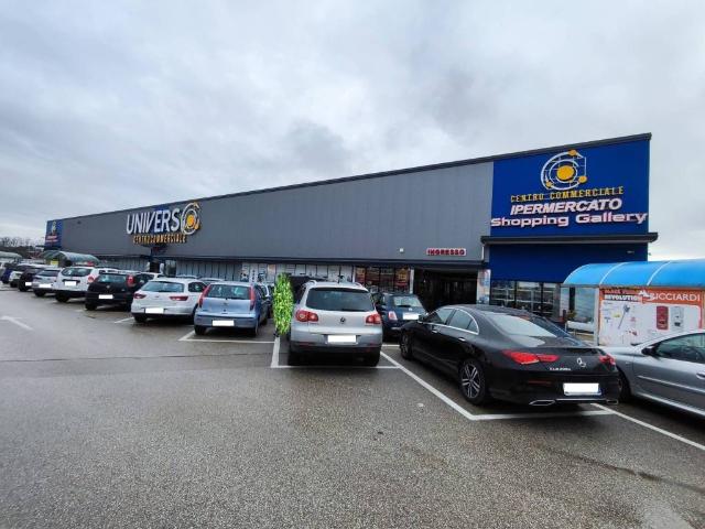 Locale Commerciale in vendita a Ginestra, San Giorgio Del Sannio