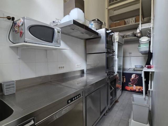 Locale Commerciale in vendita a Zivido, San Giuliano Milanese