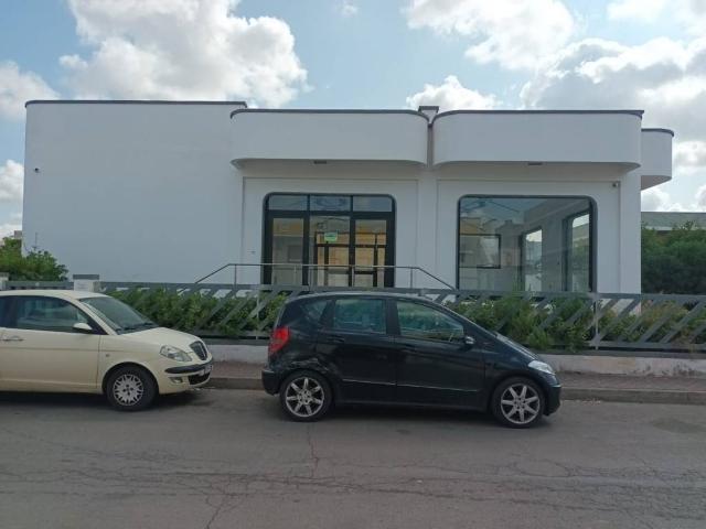 Locale Commerciale in vendita a Puglia, Brindisi