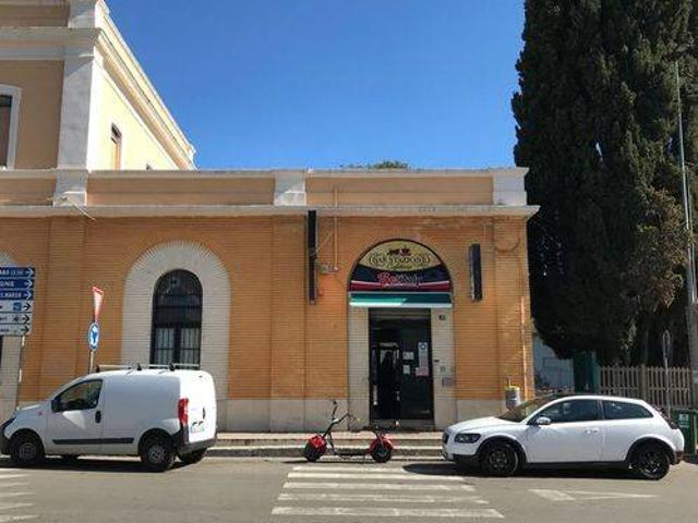 Locale Commerciale in vendita a Puglia, Brindisi