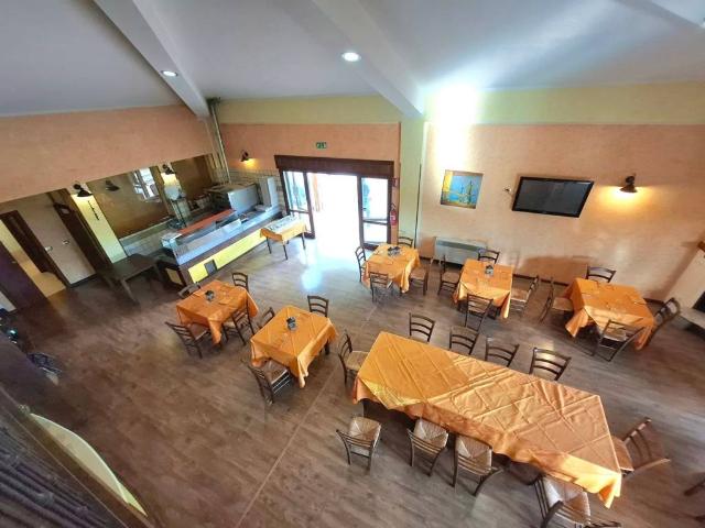 Locale Commerciale in vendita a San Pio Delle Camere, Abruzzo